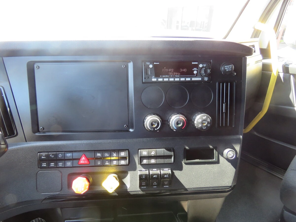 2024 Freightliner Cascadia - image 20