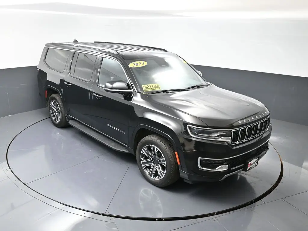 2023 Jeep Wagoneer L Series II photo 10
