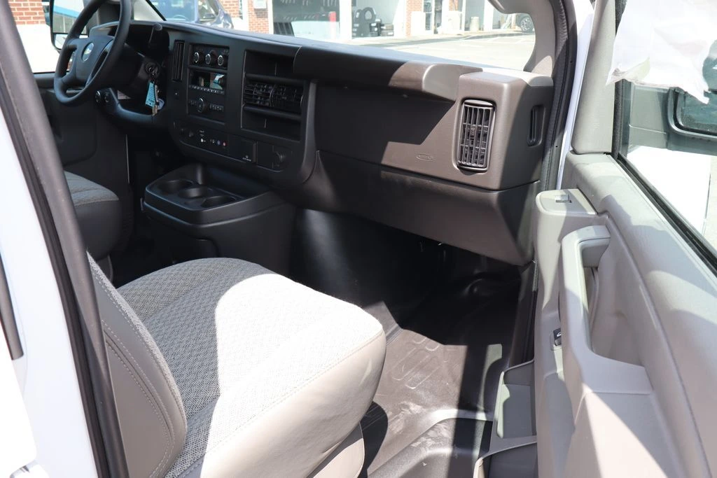 2025 Chevrolet Express Cargo Work Van - Photo 39