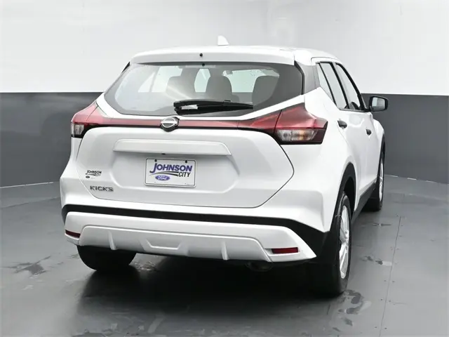 2023 Nissan Kicks S photo 8