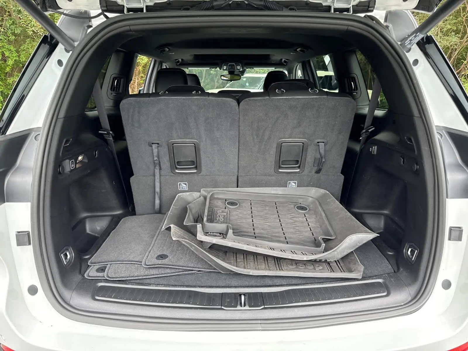 2023 Jeep Grand Cherokee Altitude photo 34