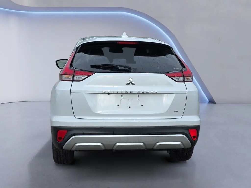 2024 Mitsubishi Eclipse Cross SE photo 4