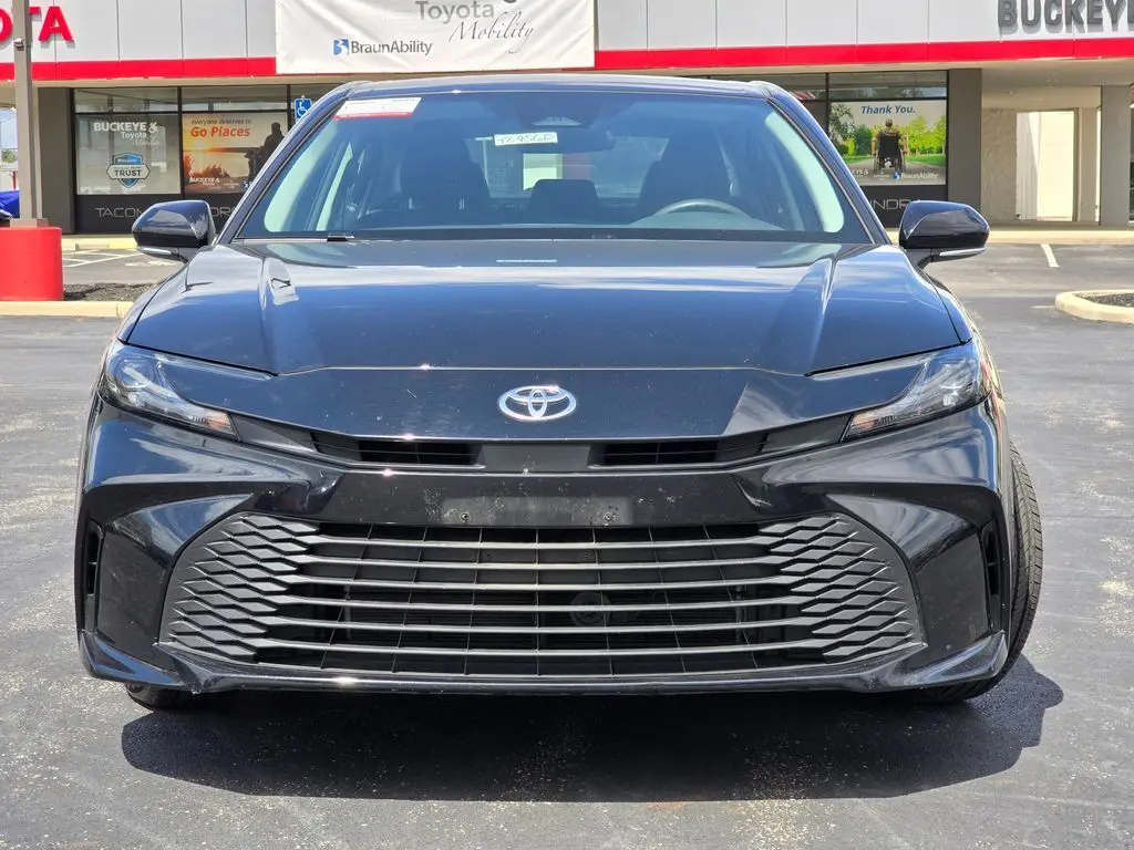 2025 Toyota Camry LE photo 9