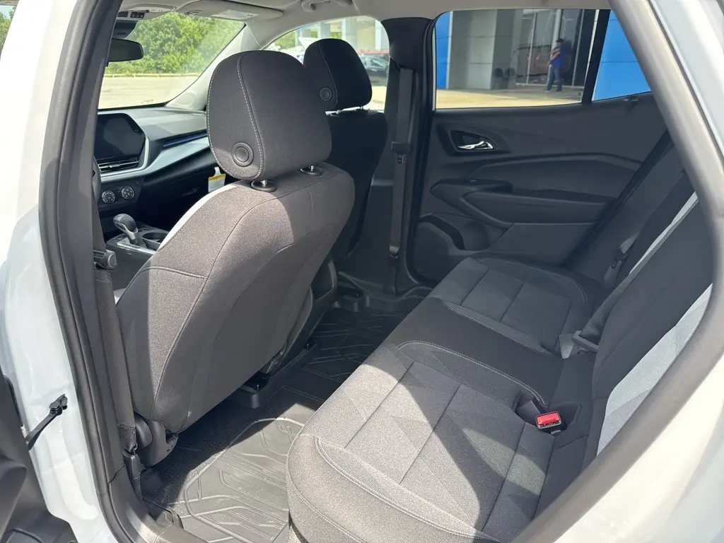 2025 Chevrolet Trax LS photo 23