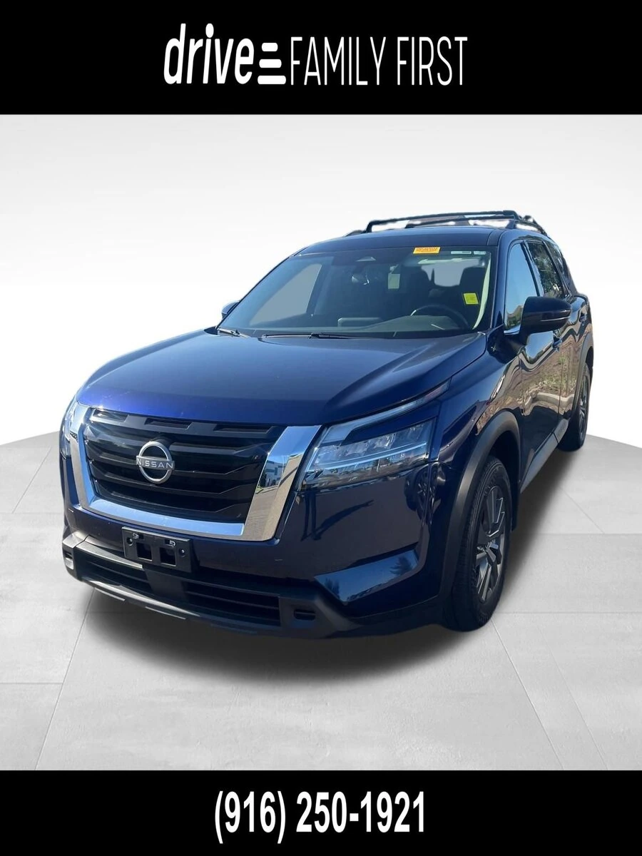 2022 Nissan Pathfinder SV 2WD's photo