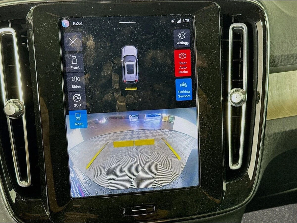 2023 Volvo - image 17