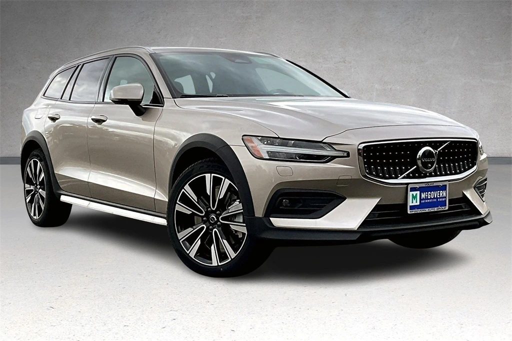 2026 Volvo - image 2