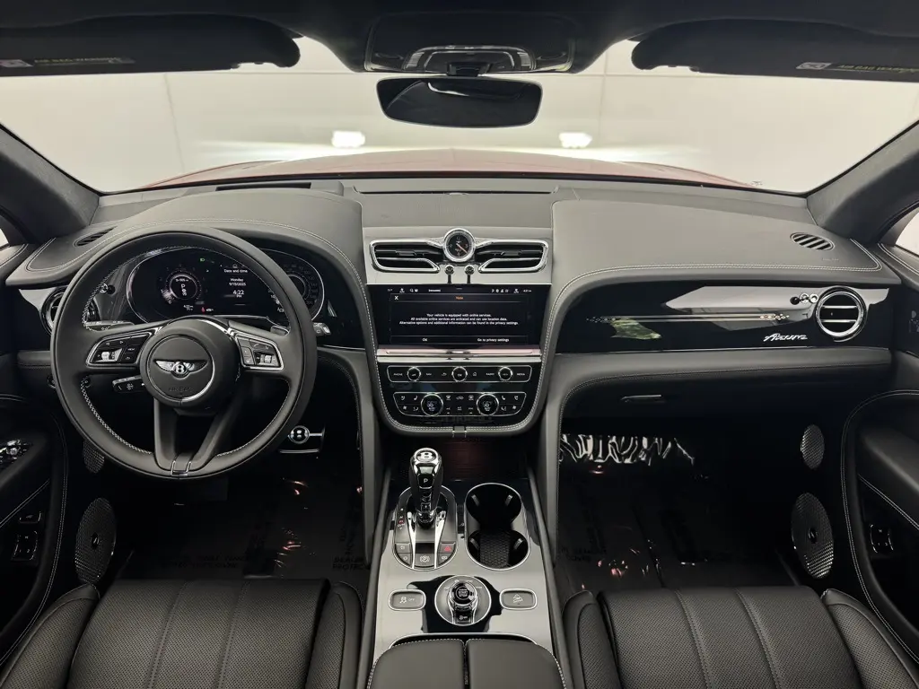 2025 Bentley Bentayga Azure photo 18