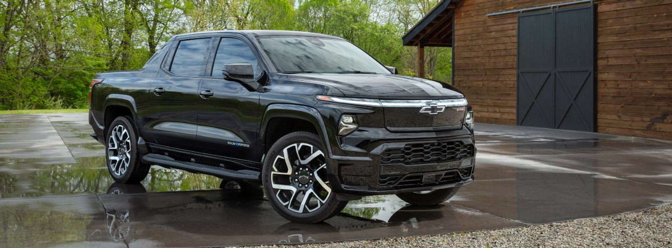 2024 Chevy Silverado EV RST Exterior Passenger Side Front Profile