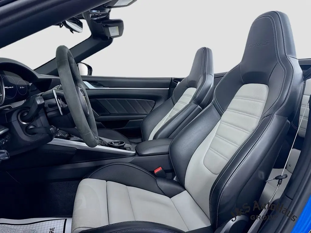 2022 Porsche 911 Turbo S photo 11