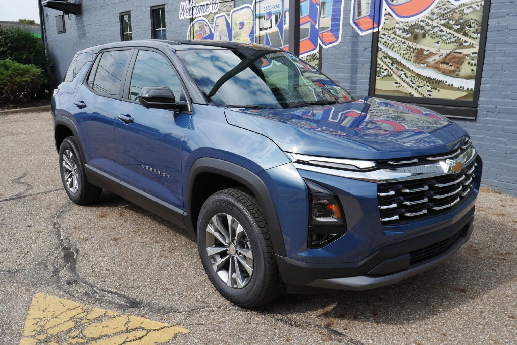 2027 Chevrolet Equinox LT - Photo 31