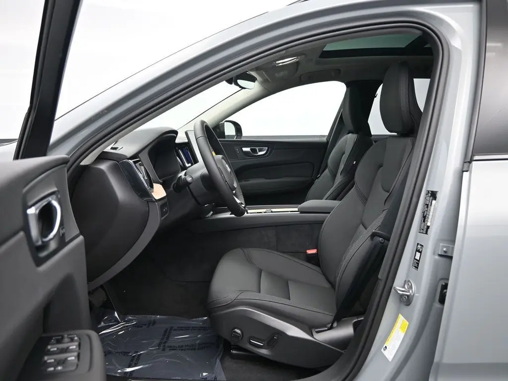 2026 Volvo - image 22