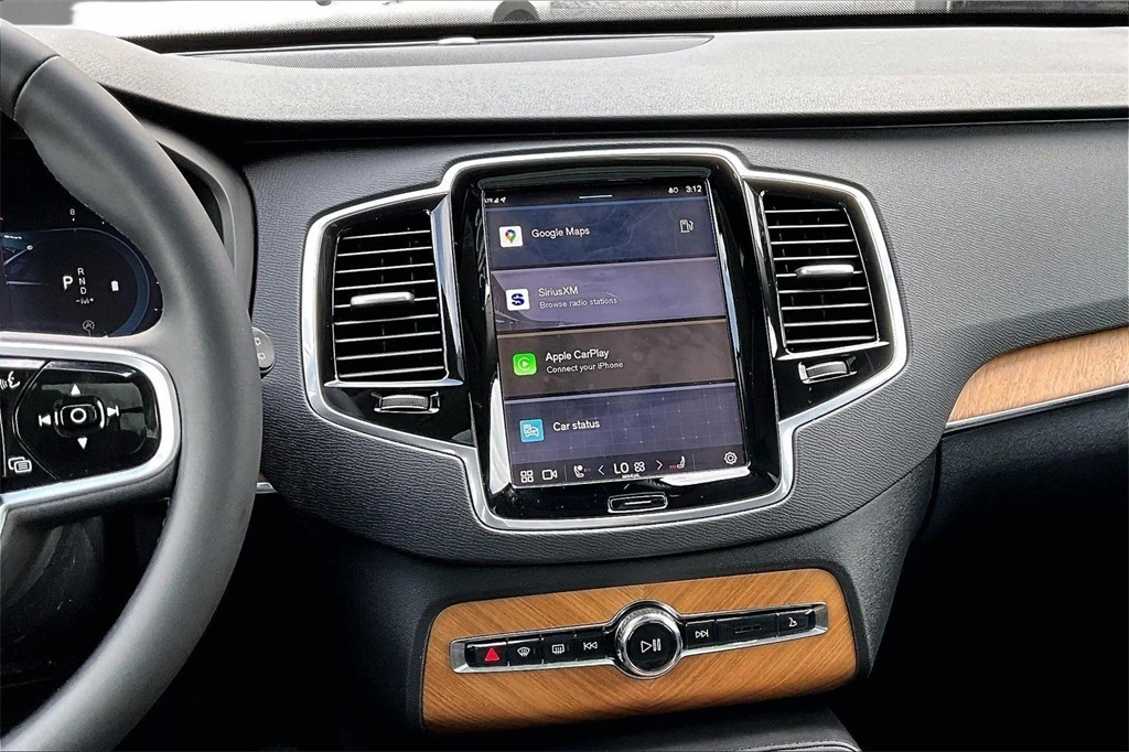 2023 Volvo - image 8