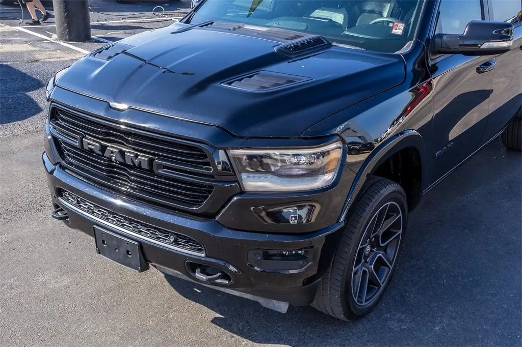 2019 Ram 1500 Laramie photo 3