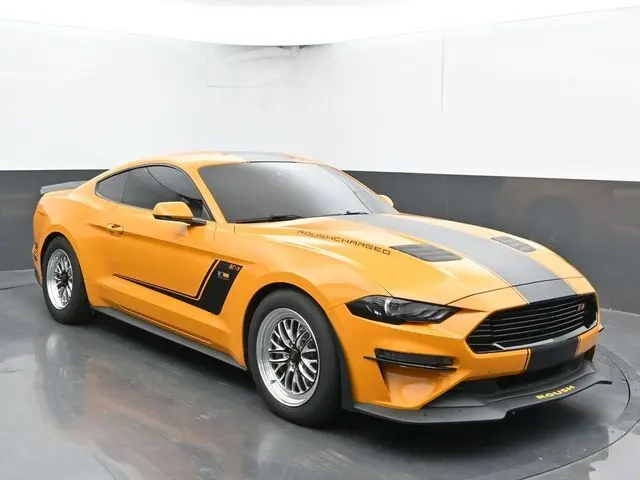2019 Ford Mustang GT Premium photo 2