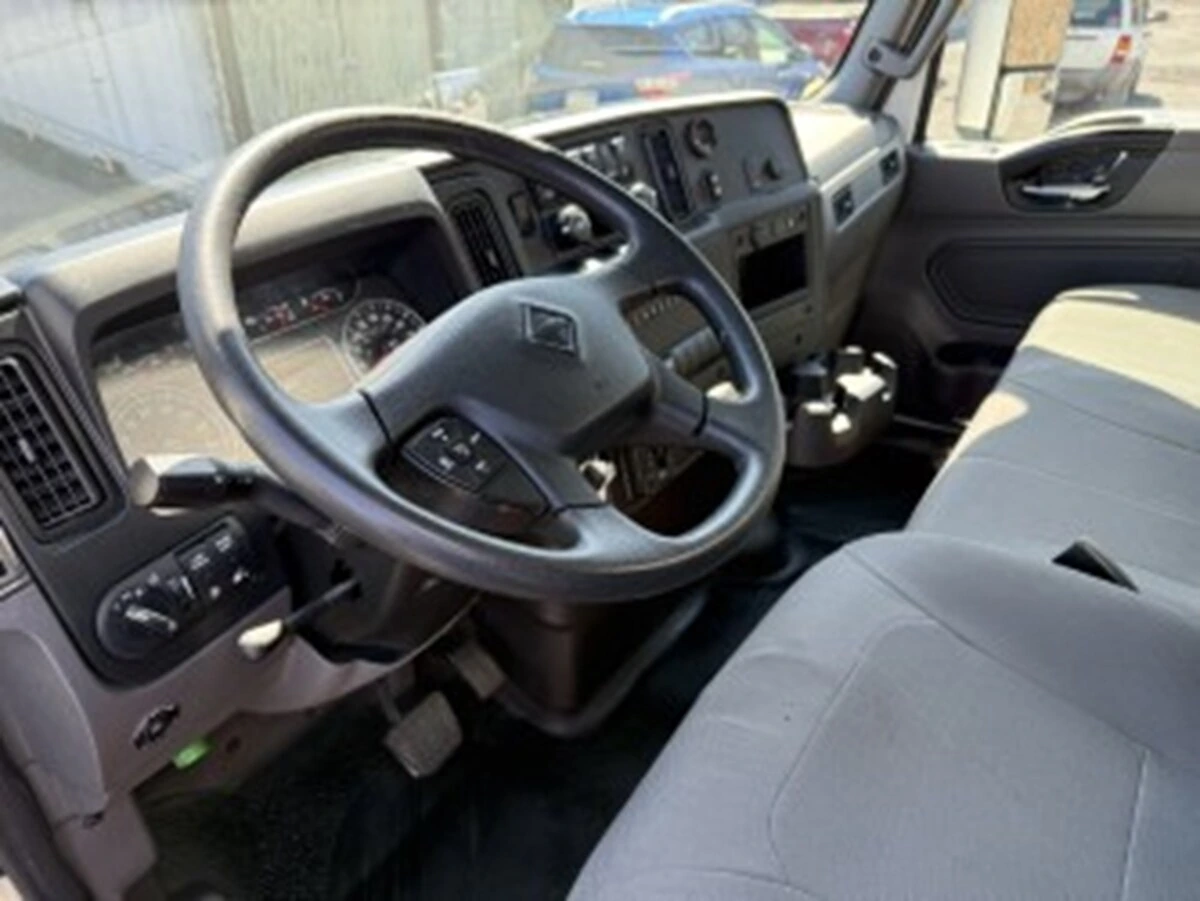 2022 International - image 7