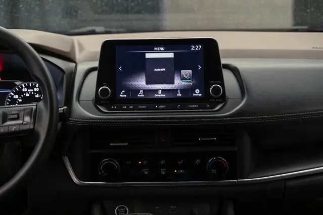 2023 Nissan Rogue S photo 23