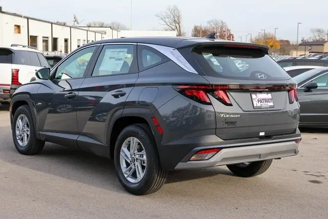 2026 Hyundai Tucson SE photo 2