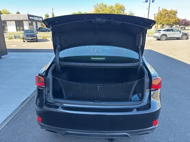 2018 Lexus IS 300 photo 7