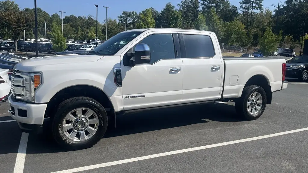 2017 Ford F-250 Platinum photo 3