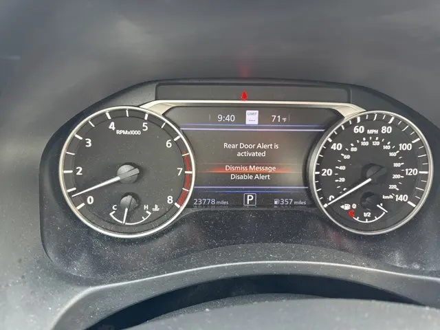 2021 Nissan Altima 2.5 Platinum photo 15