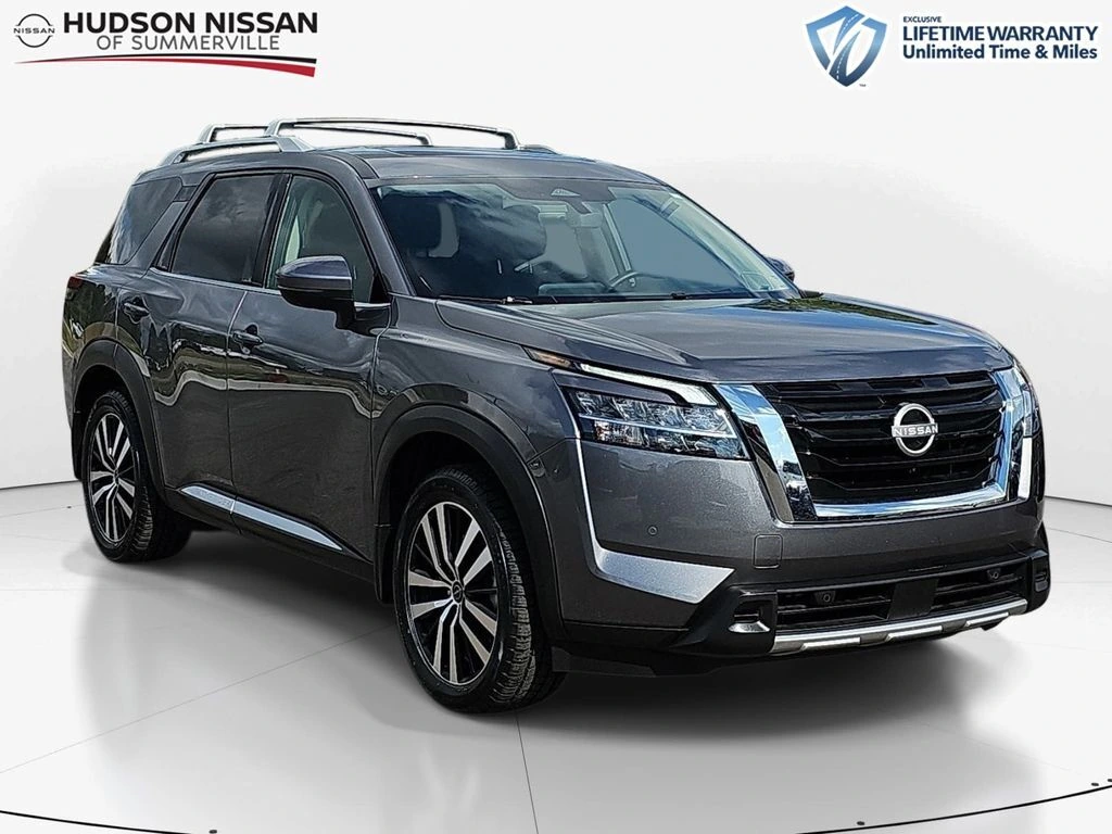 2024 Nissan Pathfinder Platinum 2WD's photo