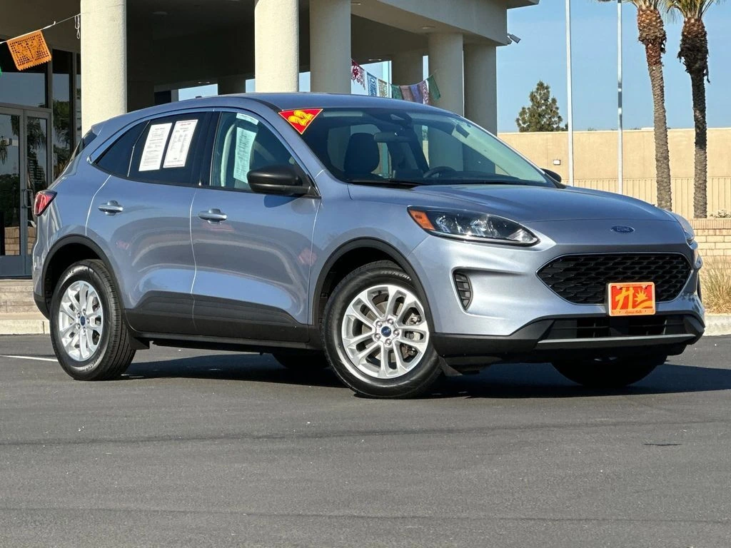 2022 Ford Escape SE FWD's photo