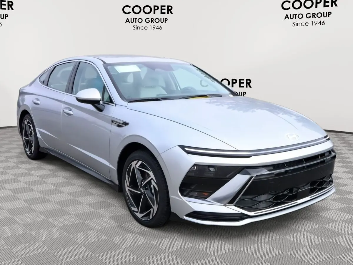 2026 Hyundai Sonata SEL's photo