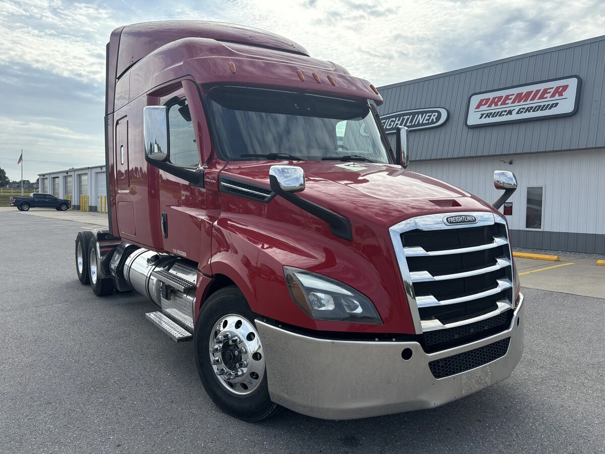 2024 Freightliner Cascadia — photo 3