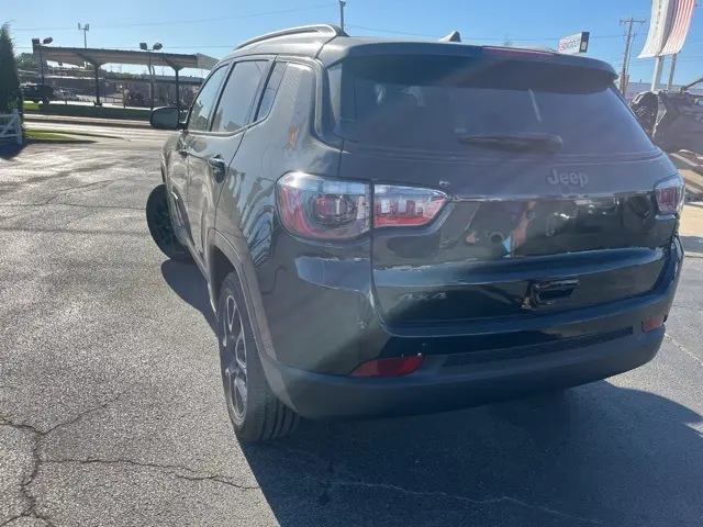 2026 Jeep Compass Latitude photo 4