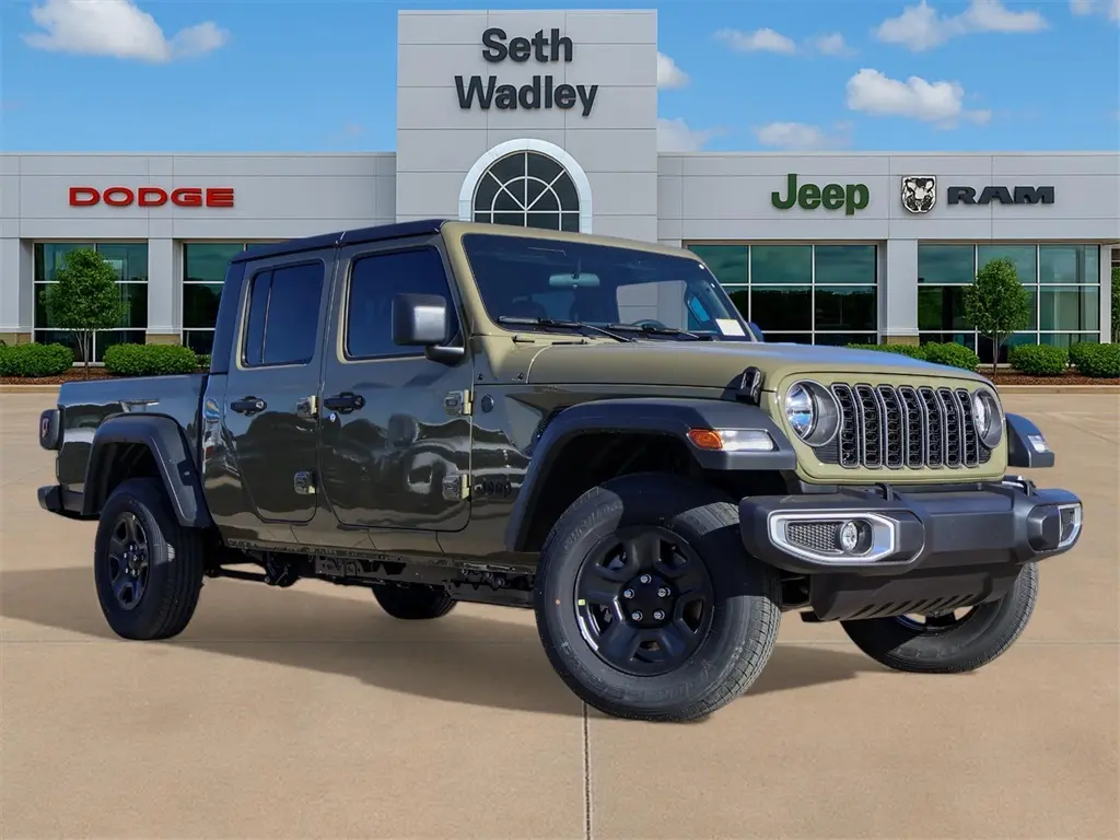 2026 Jeep Gladiator Sport's photo