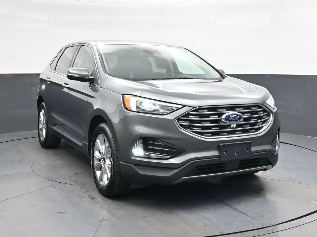 2022 Ford Edge Titanium's photo