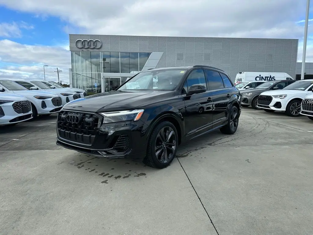 2026 Audi Q7 55 Premium Plus's photo