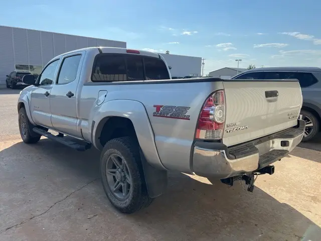 2013 Toyota Tacoma PreRunner V6 photo 2