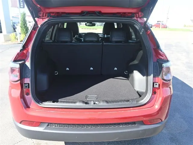 2026 Jeep Compass Latitude photo 8