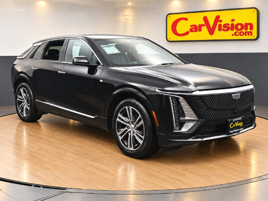 2024 Cadillac LYRIQ Luxury 1