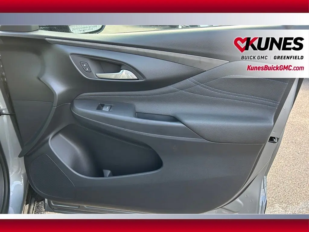2026 Buick Envista ST photo 32