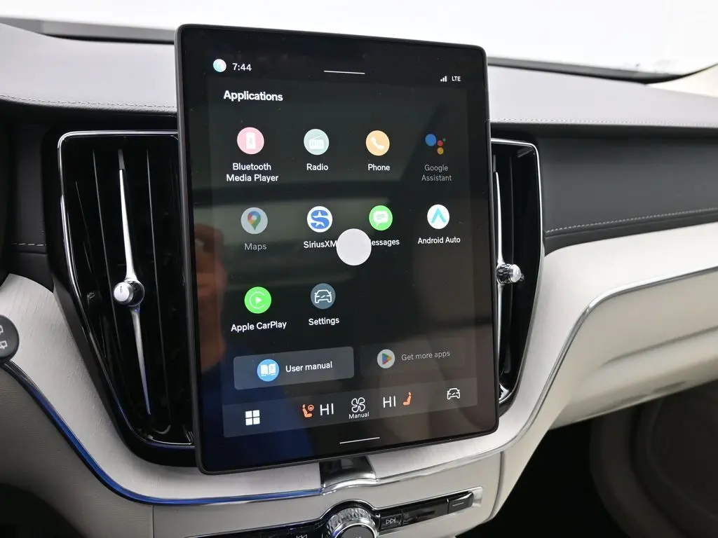 2026 Volvo - image 14