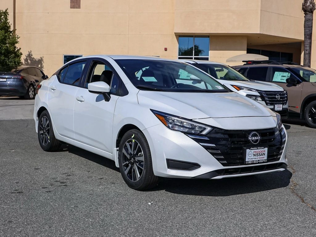 2025 Nissan Versa SV's photo