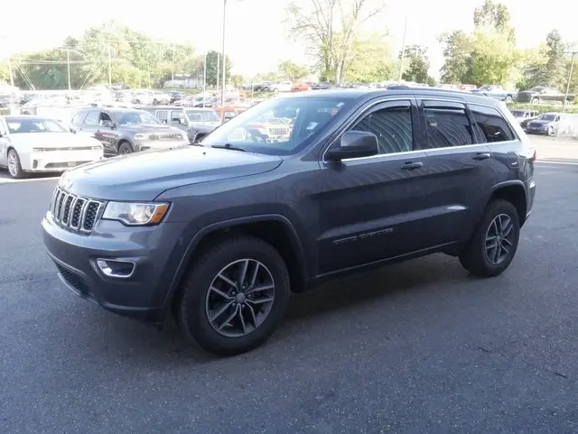 2018 Jeep Grand Cherokee Laredo E photo 2
