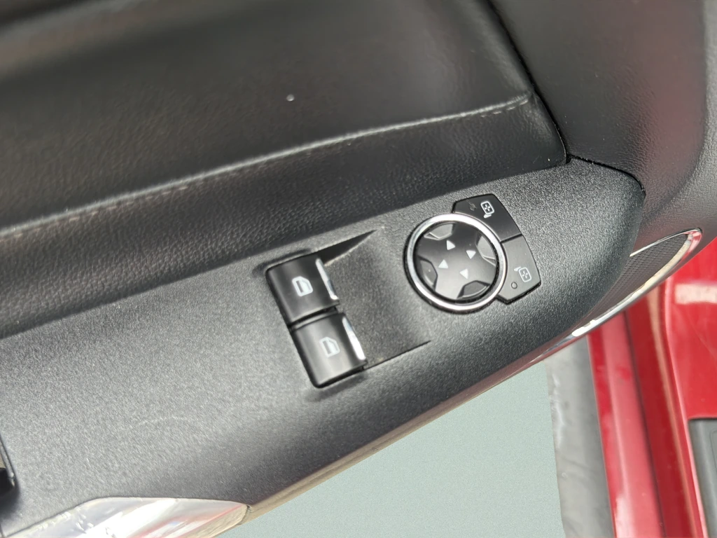 2015 Ford Mustang EcoBoost - Photo 14