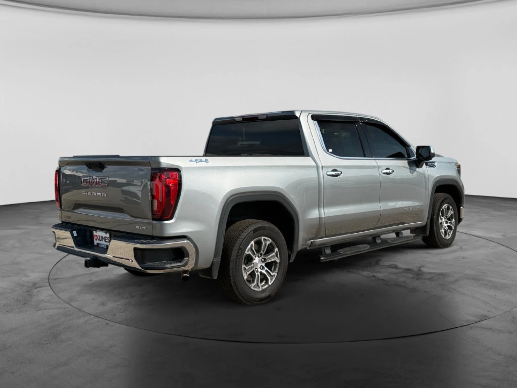 2023 GMC Sierra 1500 SLT - Photo 7