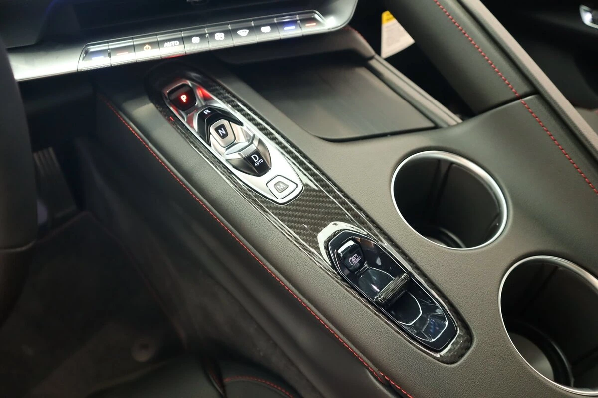 2027 Chevrolet Corvette 2LT - Photo 16