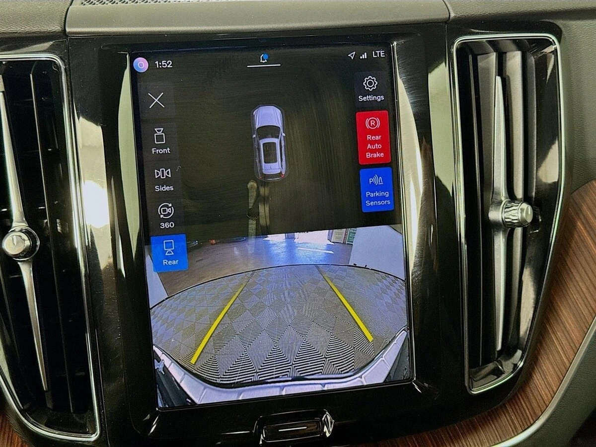 2023 Volvo - image 17