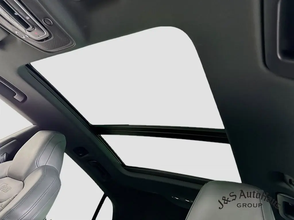 2023 Audi RS Q8 photo 14