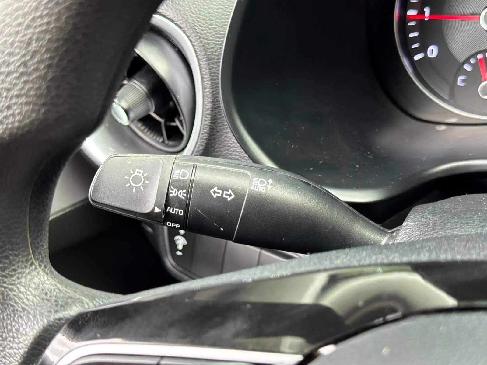 2024 Kia Forte LXS photo 19