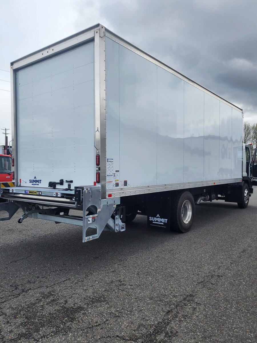 2025 Isuzu FTR in Seattle, WA — photo 5