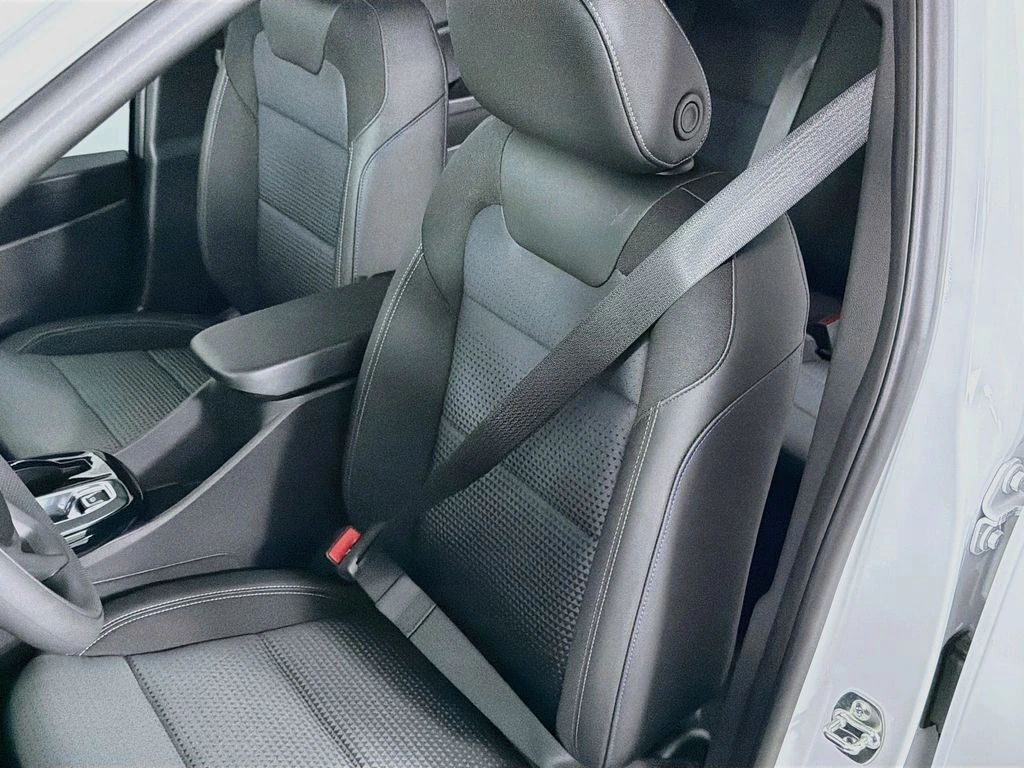 2026 Chevrolet Trax LT - Photo 18