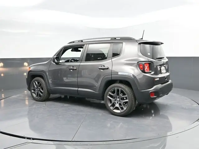 2021 Jeep Renegade Latitude photo 3