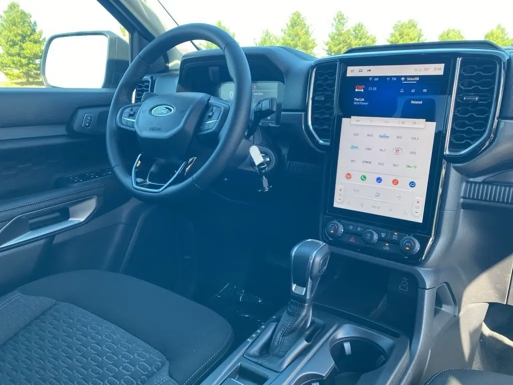 2025 Ford Ranger XLT photo 3